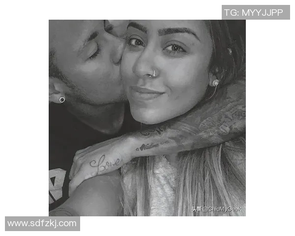 足球明星的另一半是谁揭秘她的丈夫名字与故事